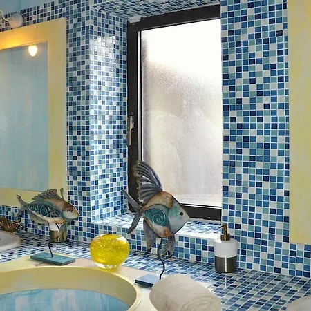 Вилла Villa Alcabi - Spacious 5 Bedroom Villa Perfect For Larger Groups - Private Swimming Pool Gym And P