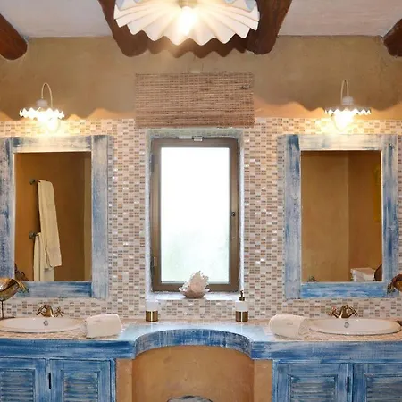 Вилла Villa Alcabi - Spacious 5 Bedroom Villa Perfect For Larger Groups - Private Swimming Pool Gym And P